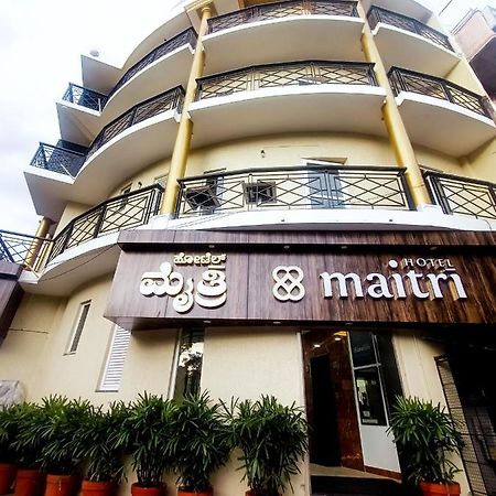 Hotel Maitri Mysore Exteriör bild
